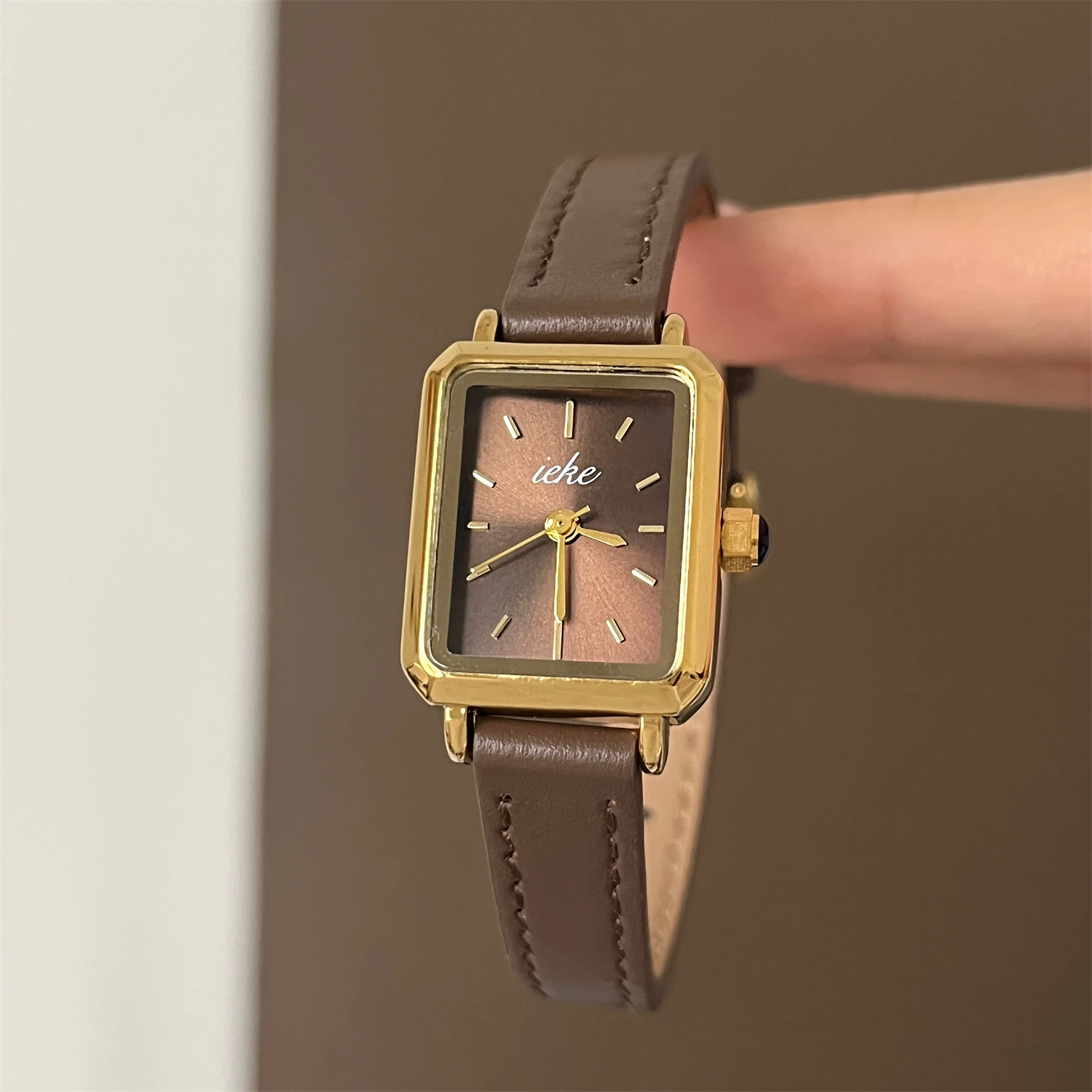 Korean Style Minimalist And Exquisite Square Women'S Watch, Light Luxury Retro Literary And Artistic Versatile Quartz Wristwatch