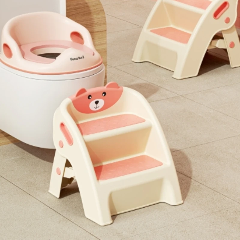 مقعد حمام للأطفال قابل للطي مع مسند قدم مضاد للانزلاق لفرشاة أسنان حوض الغسيل وسلم آمن قوي لغسل الوجه