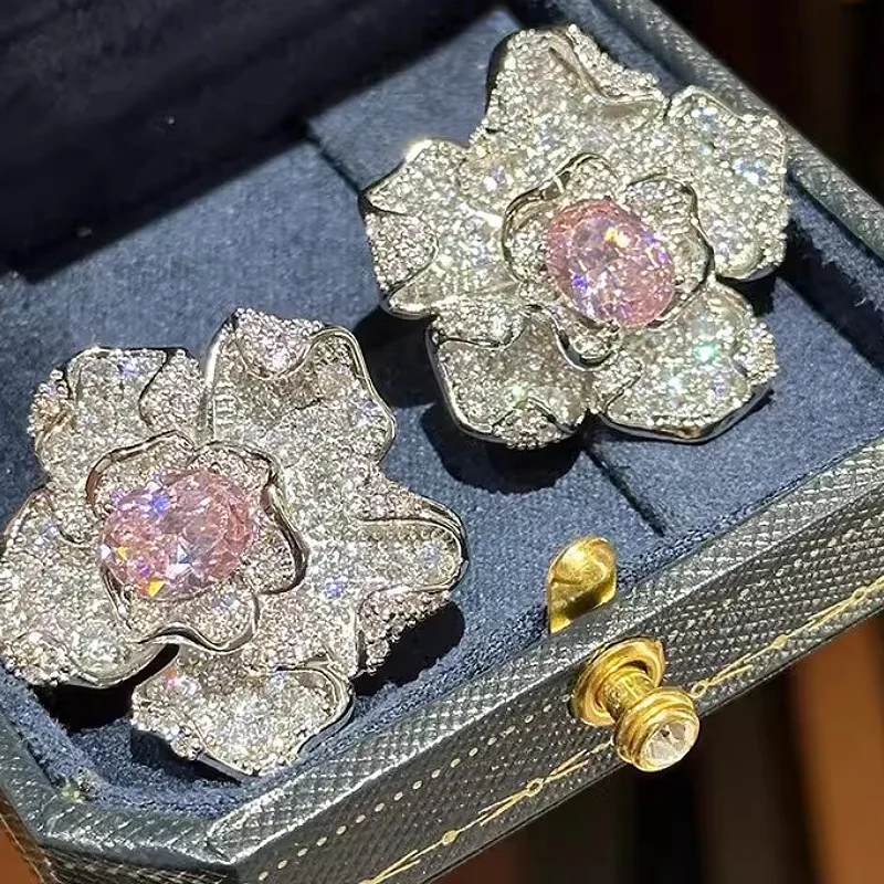 Huitan-pendientes de tuerca para mujer, aretes con incrustaciones en forma de flor, circonita cúbica brillante rosa, accesorios bonitos, joyería para fiesta de boda