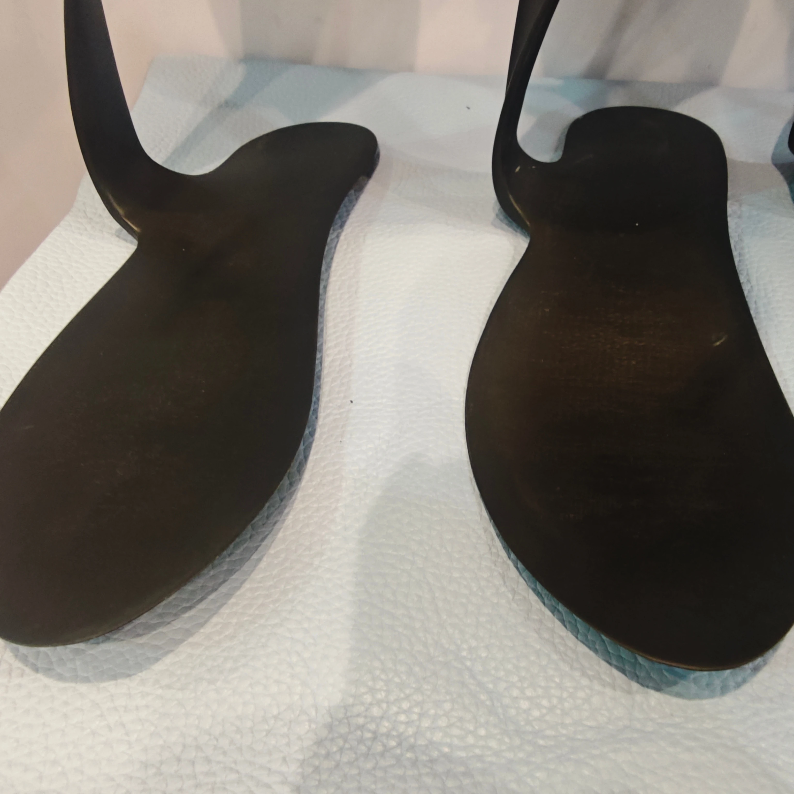 High-Quality Carbon Fiber Feet Support Lightweight Durable Carbon Fiber Composite Replaceable Lining for Easy Skin