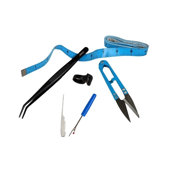 Jack - Set Básico de Costura 'Set Basico Costura Jack' con Cinta Métrica, Pinzas de Enhebrado, Descosedor Abreojales, Tijeras Cortahílos y Anillo Cortahílos + Estuche Incluido para Guardado Cómodo