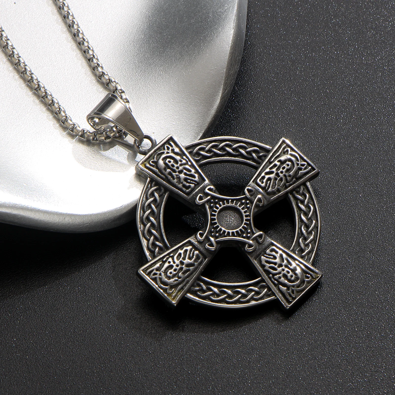 LNCHRAN Men 316L Stainless Steel Antique Celtic Solar Cross Pendant Necklace Box Chain Irish Vintage Jewelry Gift For Men - view 4
