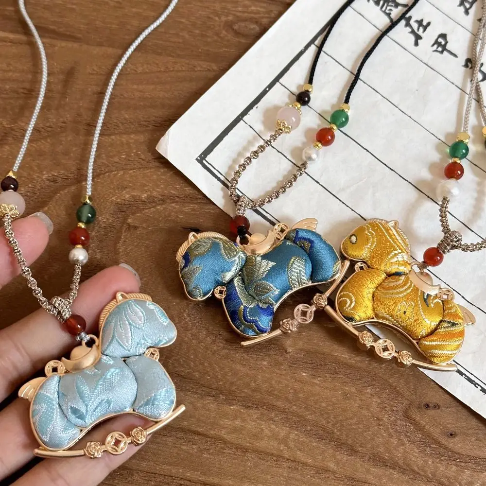 

Hanging Rope Zodiac Horse Necklace Ancient Style Brocade Beads Horse Pendant Sweater Chain Exquisite New Chinese Style Necklace