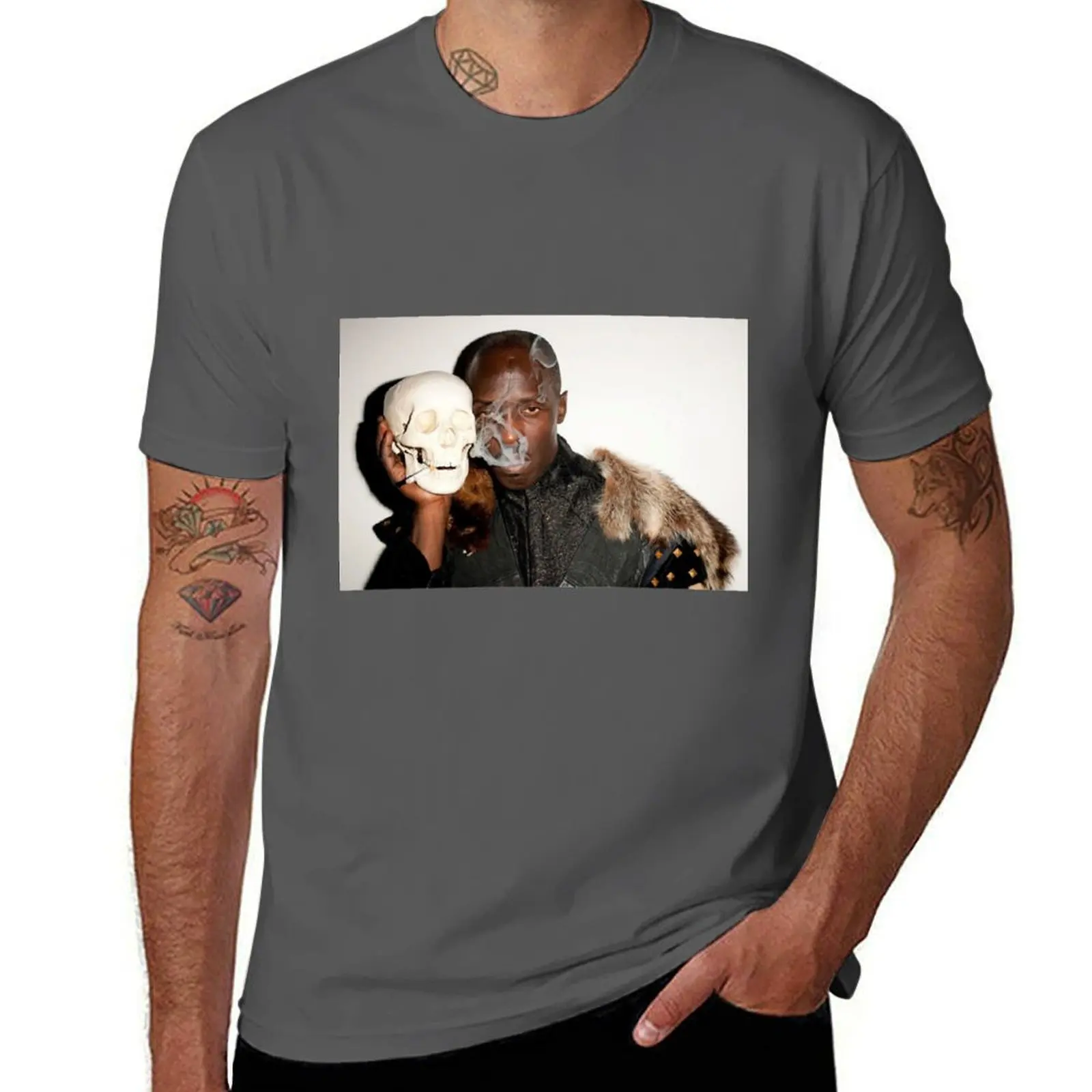 

OMAR The Wire V-Neck T-Shirt anime t shirts for man man t shirt designer t shirts for man pack white T-Shirt