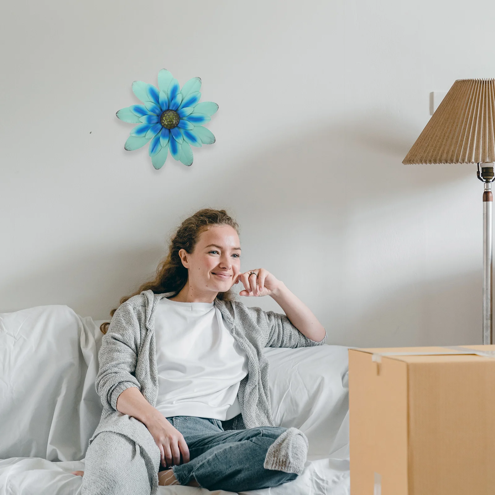 

Metal Flower Wall Decor Rustic Farmhouse Design Indoor Outdoor Art Hanging Ornament for Festivals Parties