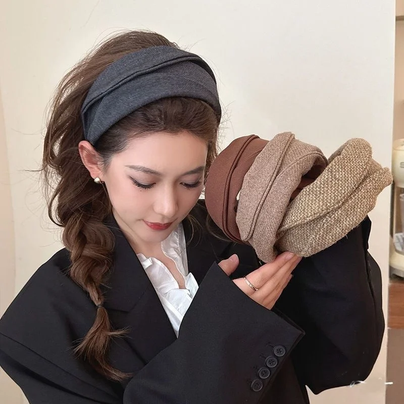

Elegant High Crown Top Hair Accessory: Women's Wide-Brimmed Woolen Hair Clip Headband - New Style