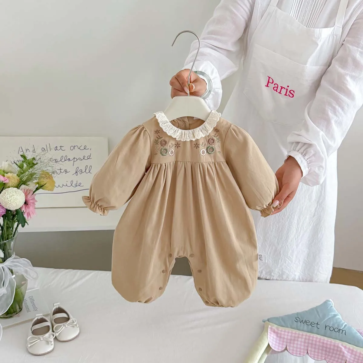 New Autumn Korean-Style Long-Sleeve Embroidered Onesie for Baby Girls – Lace Collar Creeper Outfit