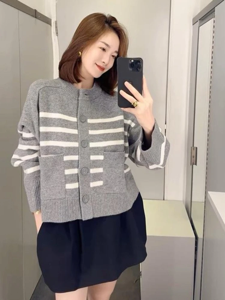 

Fashion Vintage Simple Cardigan Single Breasted Striped Contrast Color Pockets Sweaters Loose All Match Knit Tops Women Clothing