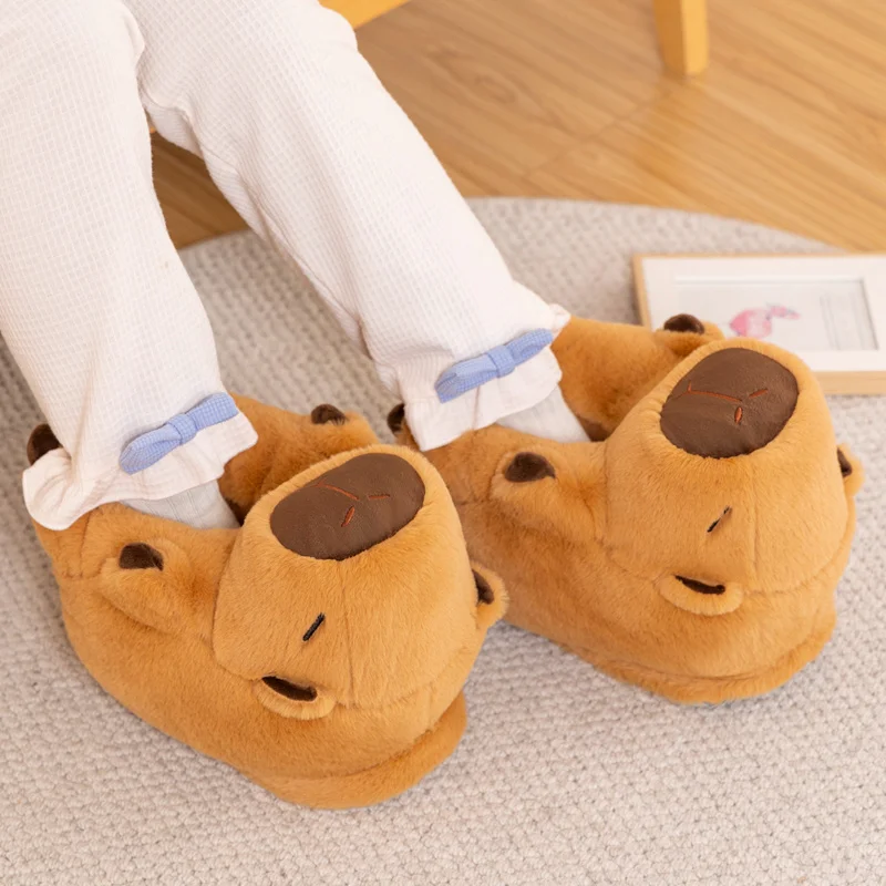 Kawaii Capybara scarpe da uomo e da donna in cotone peluche a forma di capibara piedi avvolti scarpe in cotone calde e comode al chiuso