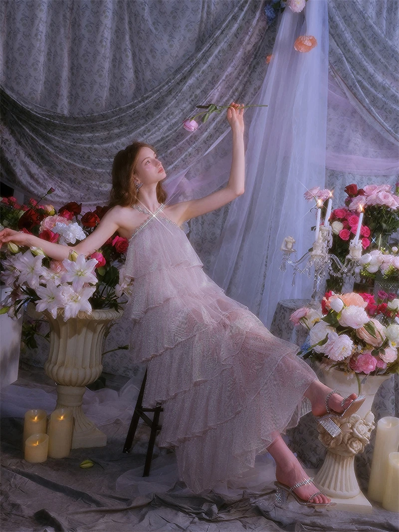 Vestido de Alta Costura  Verão 2025 E com Alça de Diamante e Saia em Camadas Vestido de Casamento Longo em A-Line