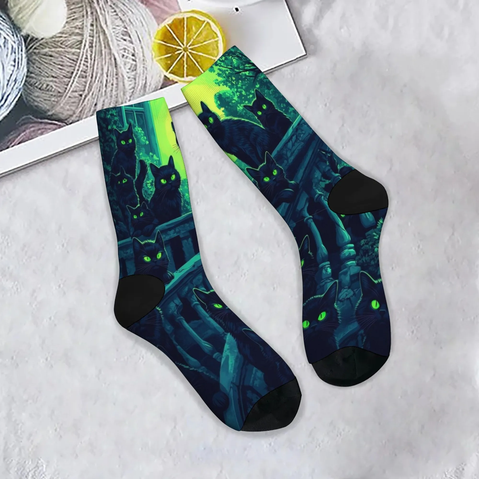 

Mysterious Black Cat Print Men's Socks Comfortable Breathable Non-slip Casual Socks Harajuku Retro Hip-Hop Crew Socks Fun Gift