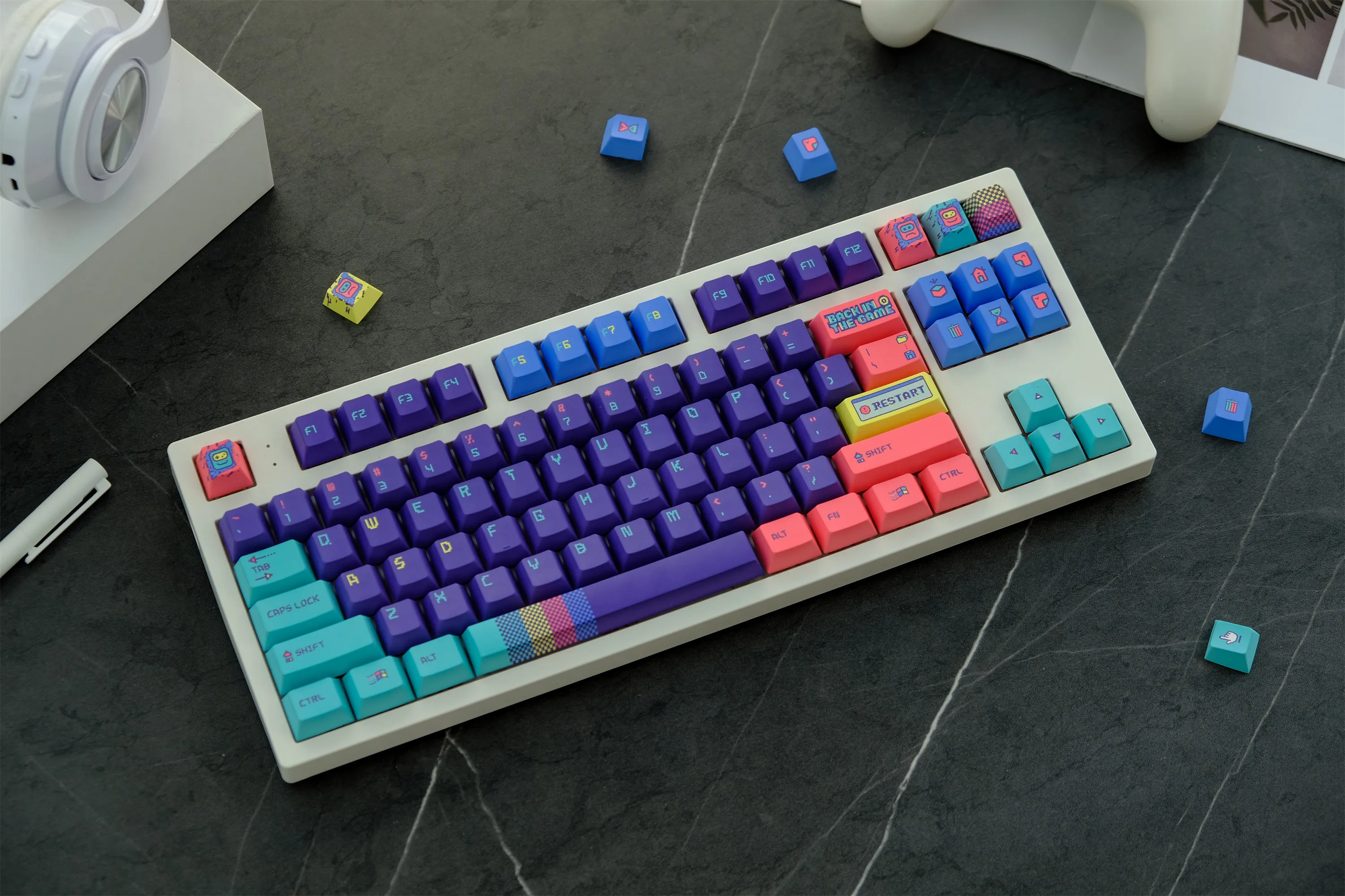 GMK Back to game Keycap, 129 Keys PBT Keycaps Cherry Profile DYE-SUB Personalized GMK Keycaps For Mechanical Keyboard