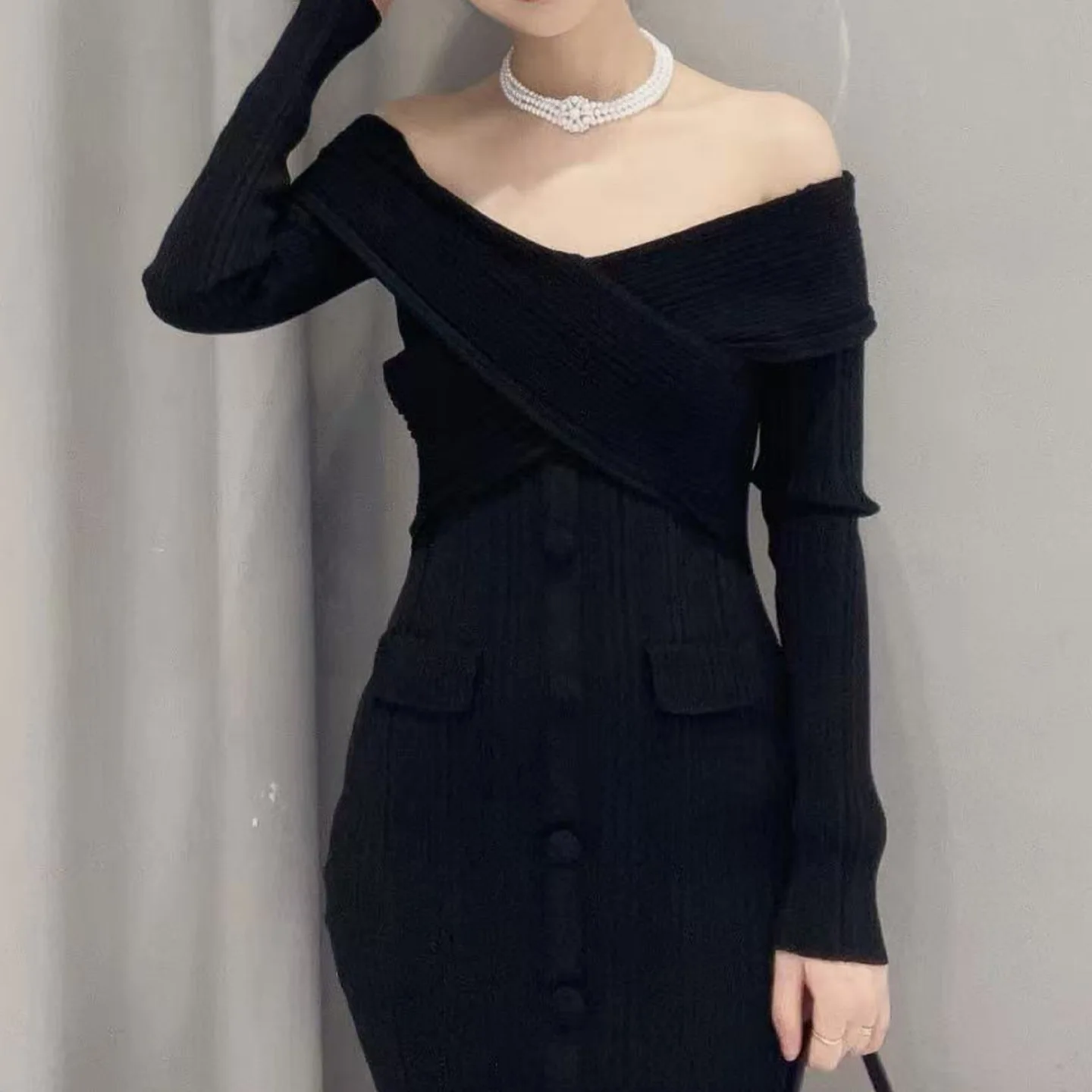 Dopasowana dzianina wyszczuplająca z odkrytym ramieniem, klasyczny krój, wysoki stan, model bodycon, idealna na jesień i zimę, nowość.