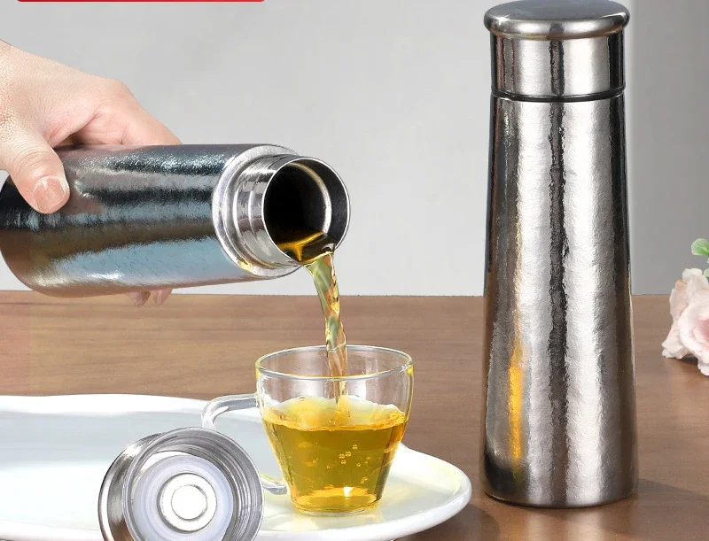 Portable Pure Titanium Thermos for Maximum Heat Preservation and Ultra-lightweight Convenience