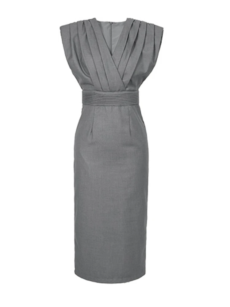 Elegant Gray Dress: The Perfect Blend of Sophistication and Practicality  for Every Modern Woman