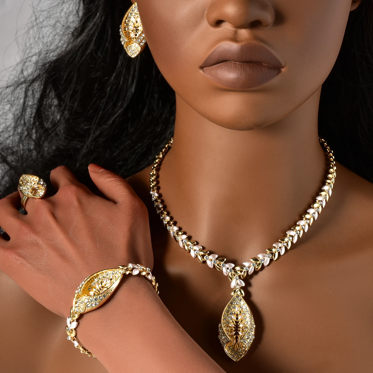 

Women's Jewelry Set Elegant Style Barley Necklace Eye Shaped Bracelet Ring Earring Four Piece Set Suitable Wedding Parties Gifts