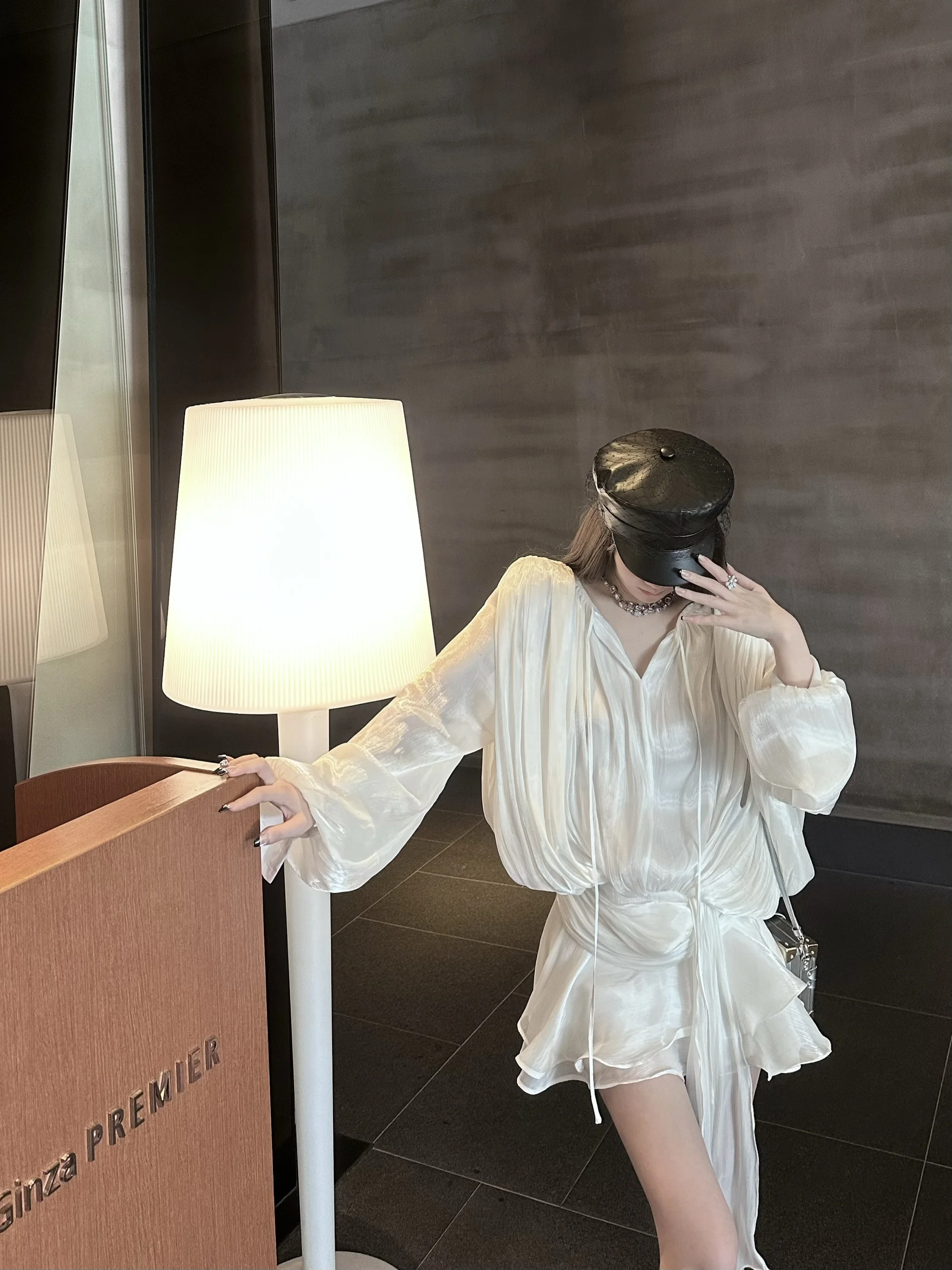 

Spring 2025 Faion Ele White iny Bubble Sve Dr Women's Waist-Cinching A-Line Skirt Long Sve VU-Ne Polyester...