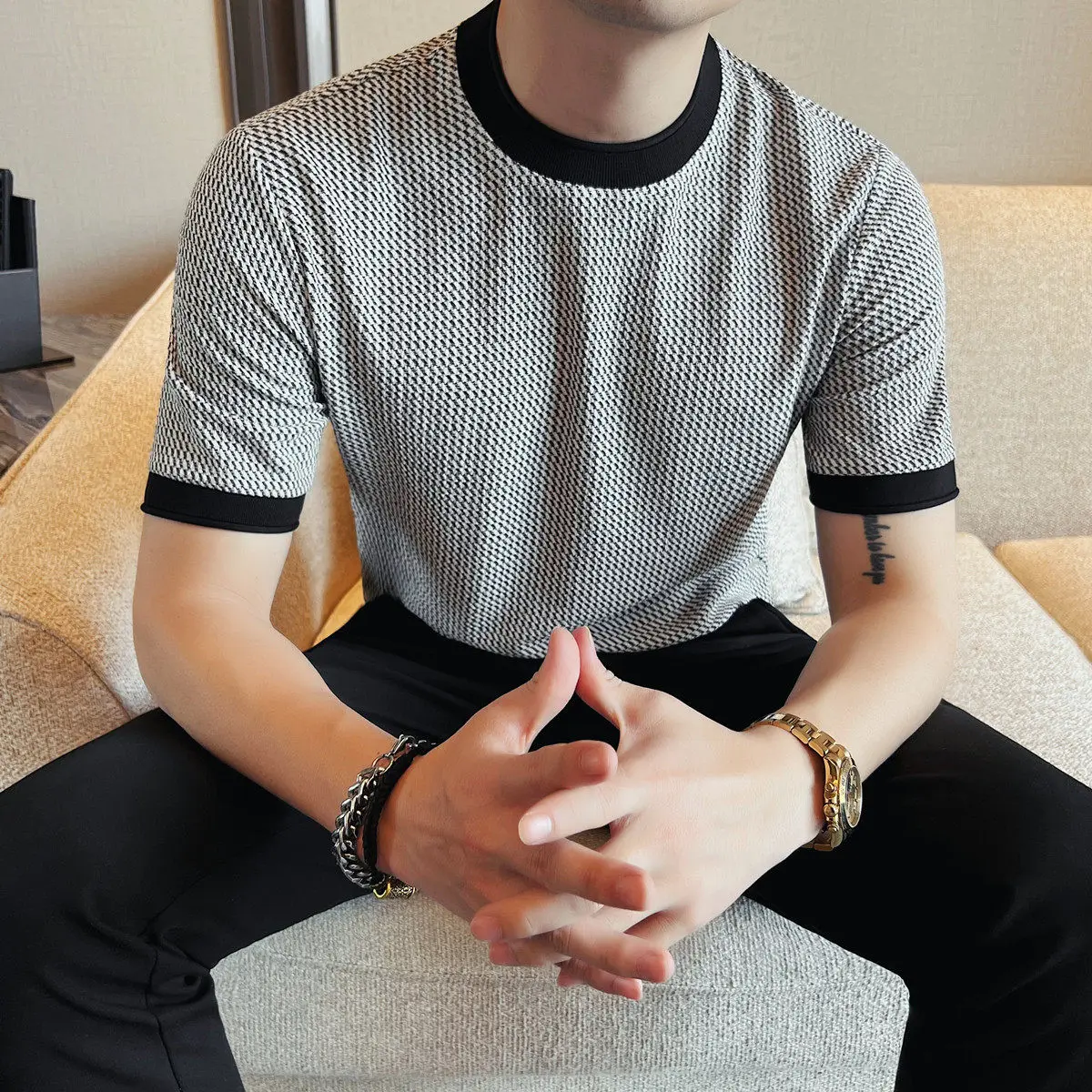 Summer Round Neck Short Sleeved T-shirt for Men Slim Fit Casual Business T-shirts Breathable Comfortable Tee Tops Men Clothing