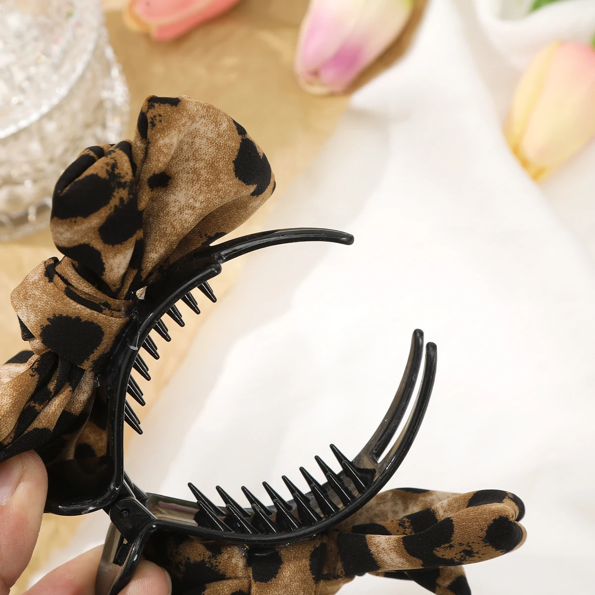 AWAYTR Korean Leopard Bow Grab Clip Ponytail Holder Sweet Hair Claw Hairgrip Elegant Soft Hair Clip for Girls Hairpin Headwear