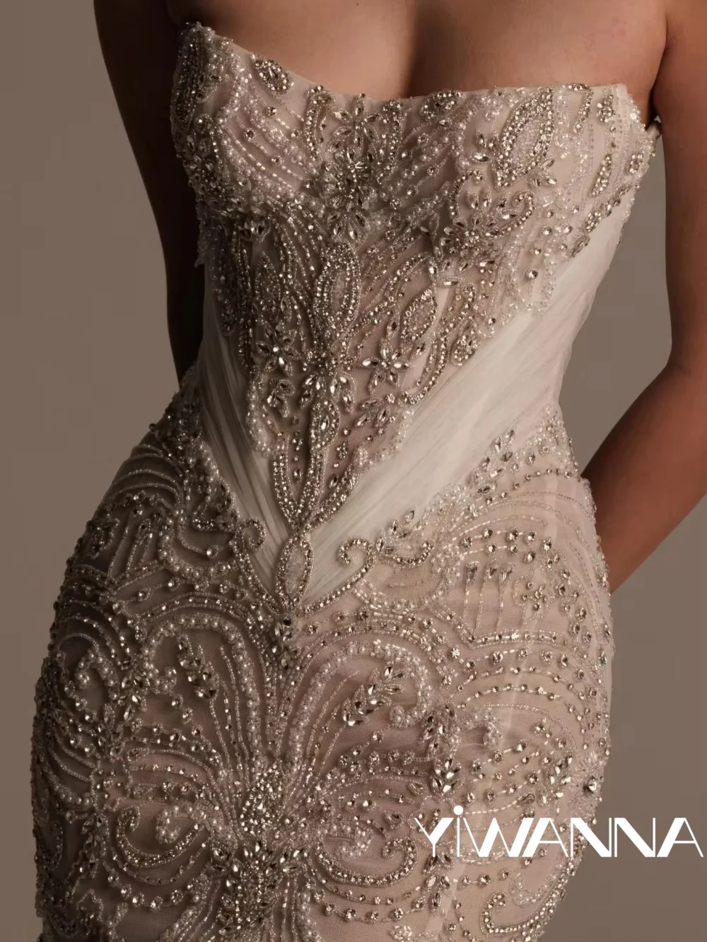 Schimmerndes, opulentes Kristall-Hochzeitskleid, glamouröses, trägerloses, langes Meerjungfrauen-Brautkleid, neue maßgeschneiderte elegante Kleider für die Braut