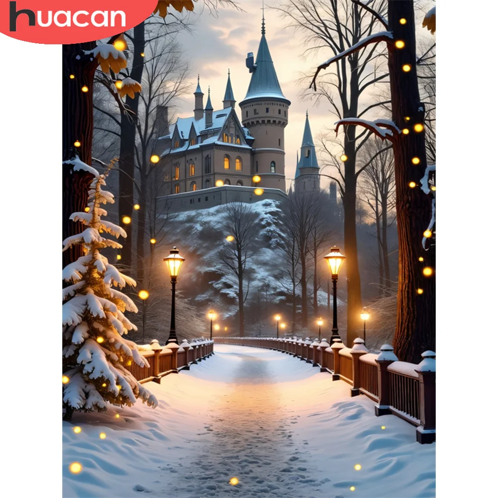 Huacan Winterschloss im verschneiten Wald Landschaft Diamantmalerei Kunststil Mystisches Element Kristallmaterial Diamantstickerei