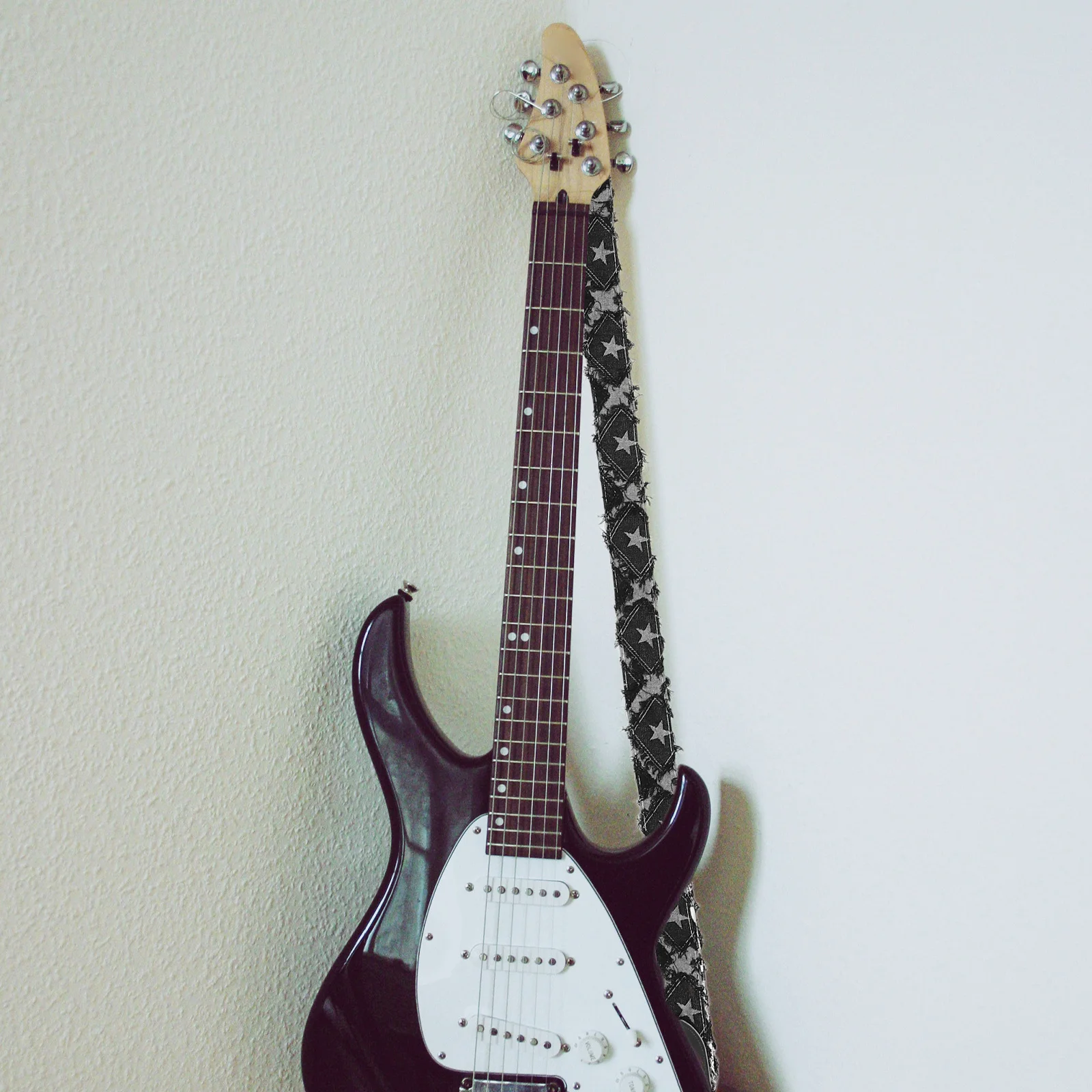 

Guitar Strap Adjustable Comfortable Breathable Soft Shoulder Pad for Acoustic Electric Guitar Playing Accessories