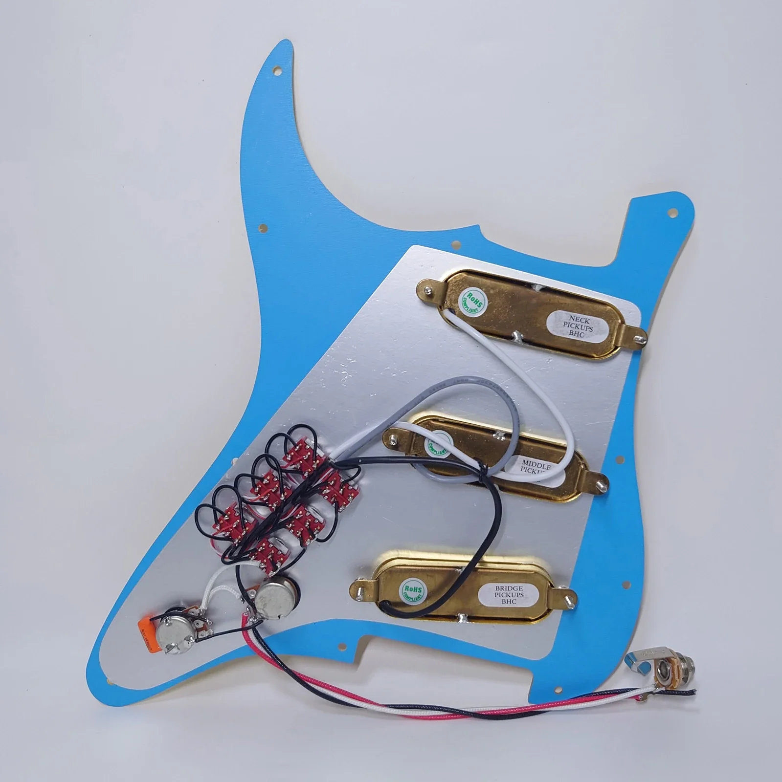 Guitar SSS Prewired Pickguard,Gold Mirror Pickups Loaded 3 Mini Toggle 3 Phase Switch  for ST Electric Guitars Replacement Parts