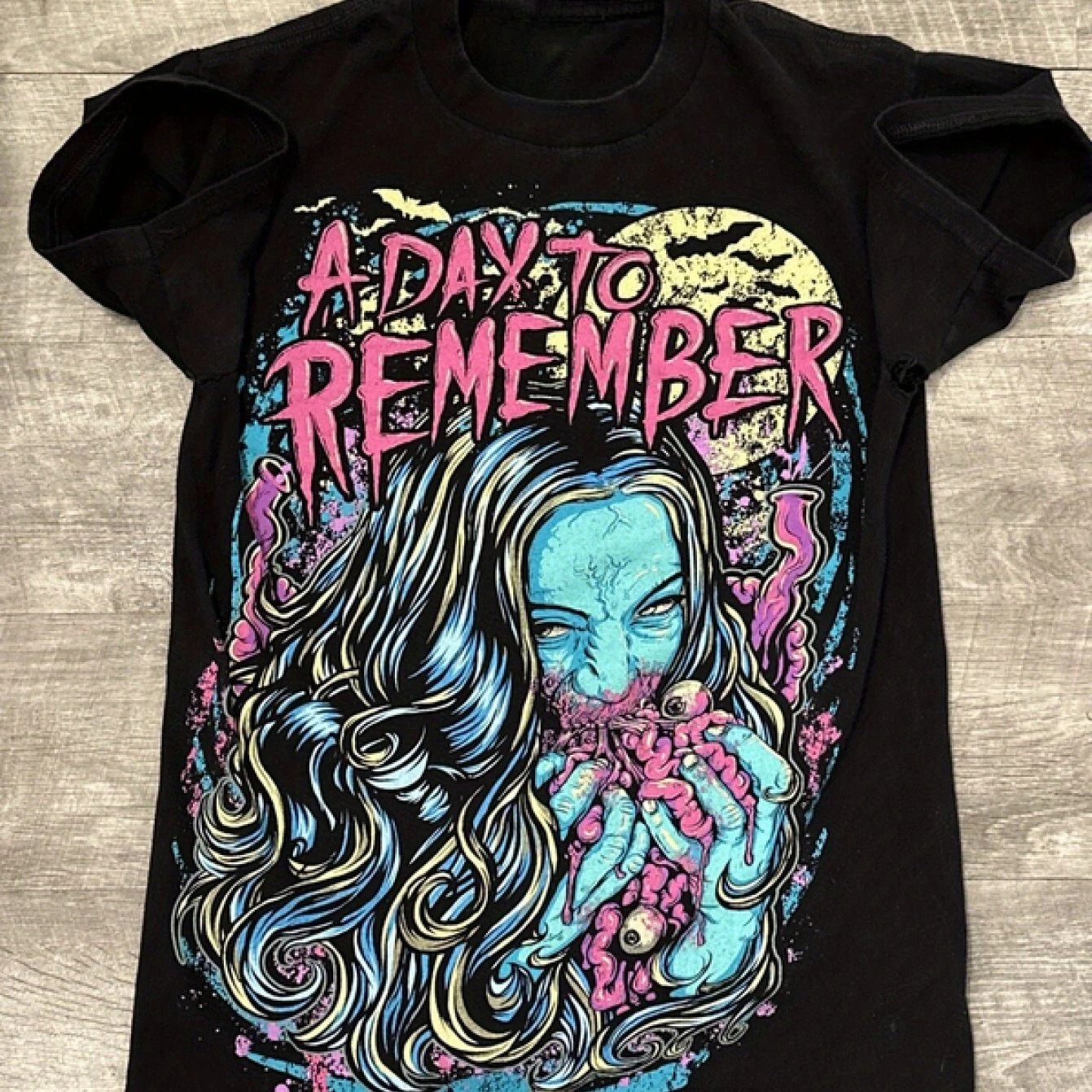 Gran oferta de verano, camiseta Rare & Retro conmemorativa de la banda Zombie Myspace Era Emo, camiseta de manga corta con cuello redondo para adultos para mujer