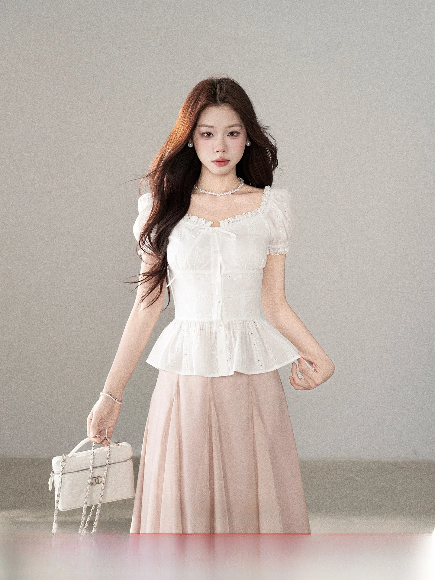 

Fashionable White Short Sleeve Shirt Women's Elegant Top French Style Loose Fit Breathable Skin-friendly Chinese Made