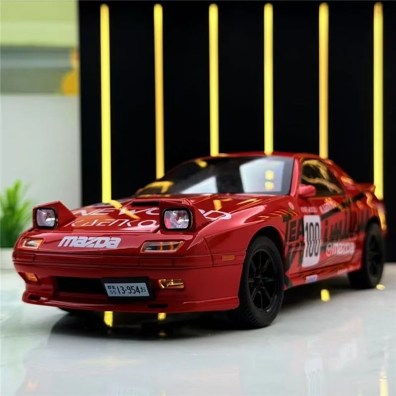 1:24 Mazda RX7 FC Latte Art inicial D supercoche aleación Diecast modelo coche sonido y luz fina decorativa juguetes para niños regalos