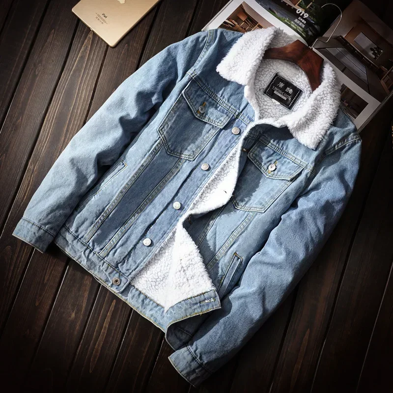 Jaket denim bulu domba Pria, jaket denim bulu domba berwarna ringan versi Korea ukuran besar dengan atasan bulu dan tebal