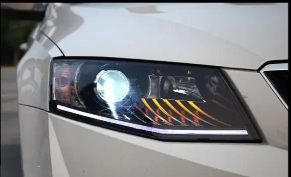 

Led Xenon Headlight for Skoda Octavia 2015-2017