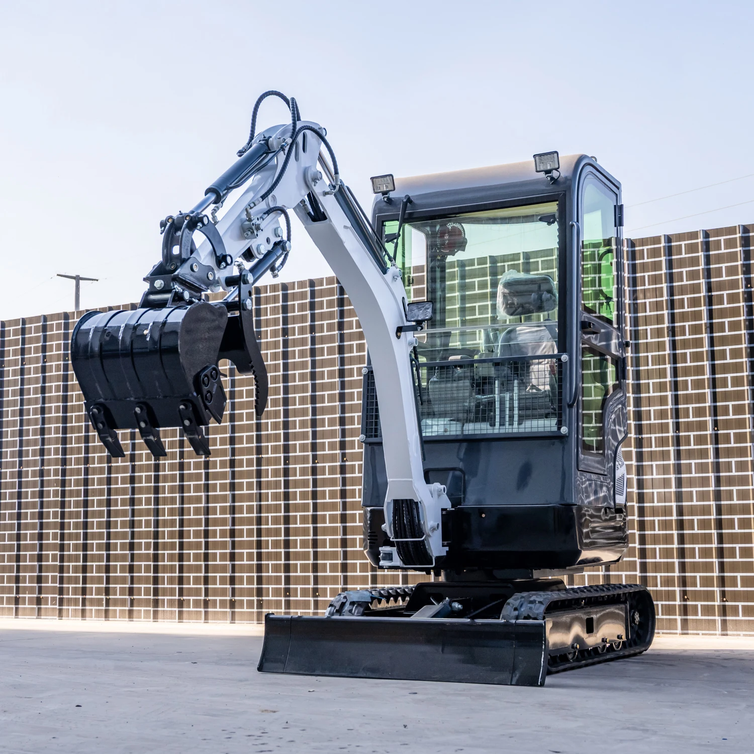 Мини-экскаватор 1,5 тонны с пи – обзор и цена Tractor Backhoe
