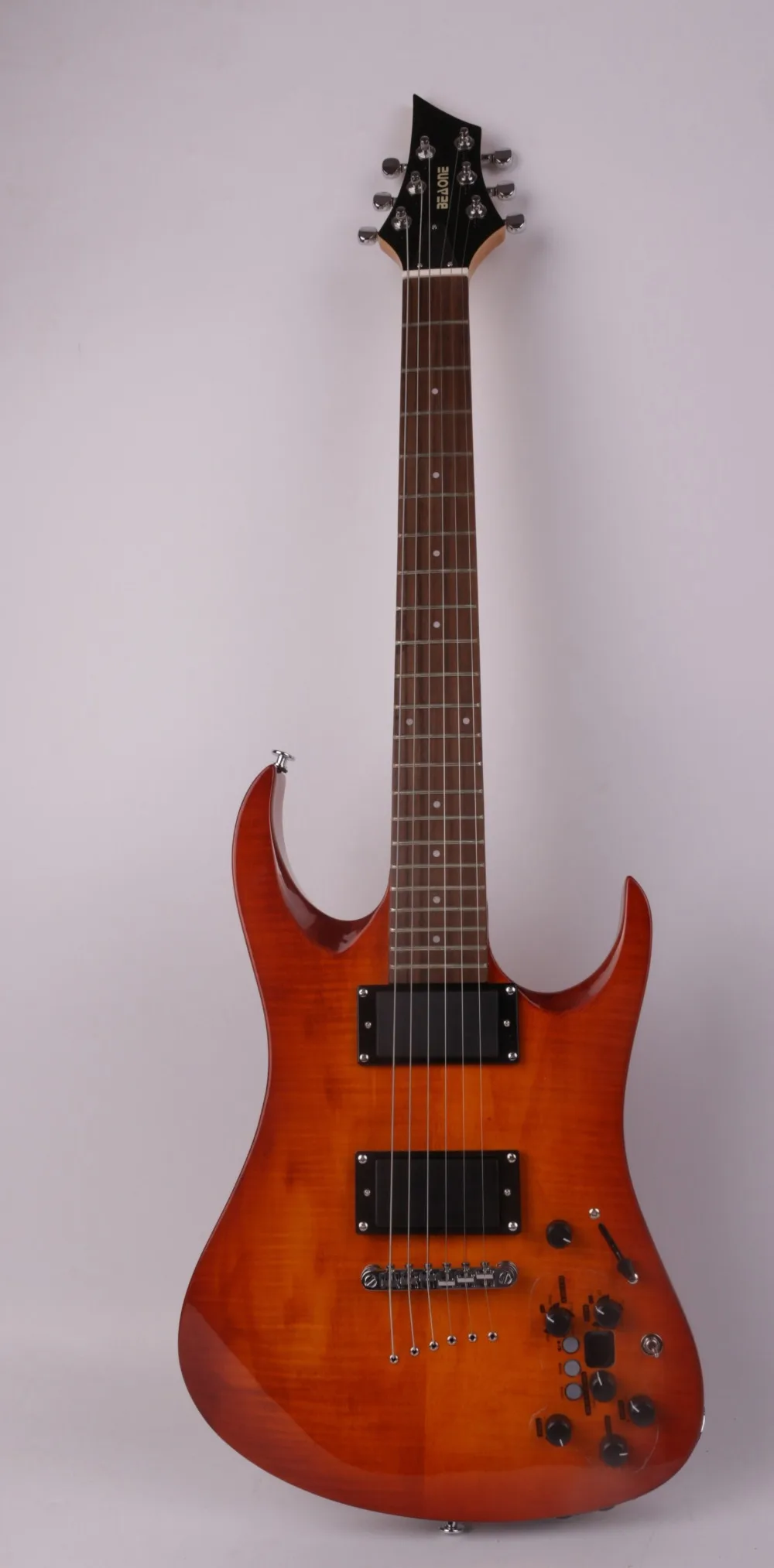 Guitarra eléctrica de viaje portátil con efecto incorporado silencioso de escala corta de tamaño 3/4