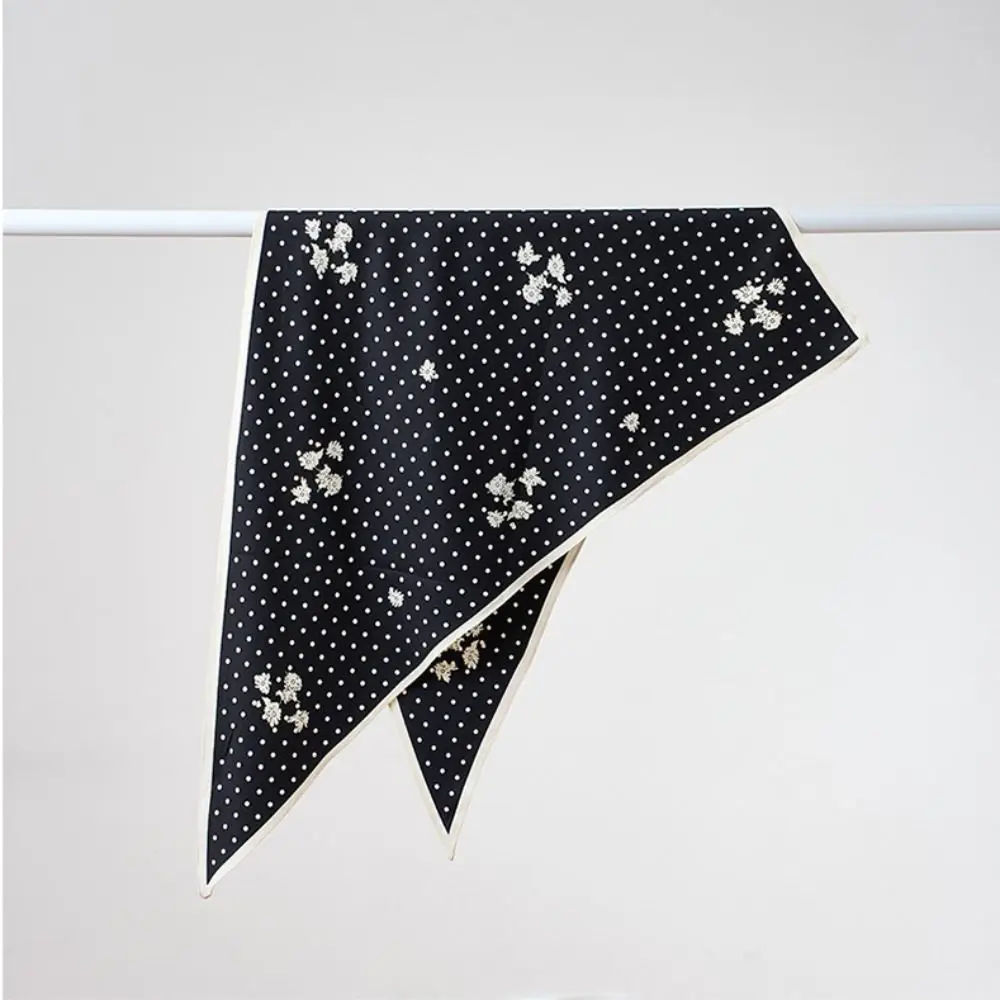 Foulard da donna alla moda con margherite a pois Sciarpa multifunzionale versatile Accessori di abbigliamento avanzati Tenda per fianchi per donna