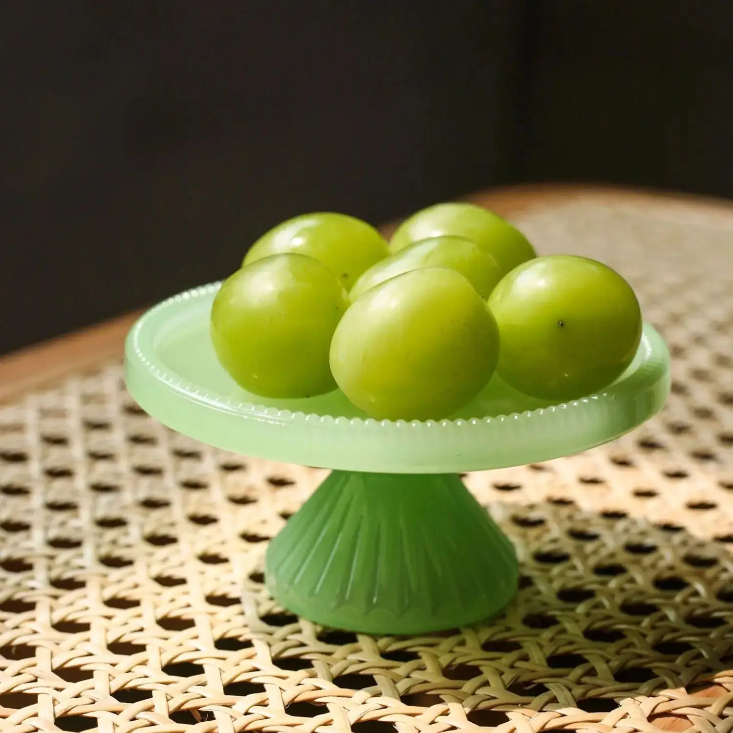 Retro Jade Green Goblet Glass Tray Fruit Plate Jade Glass green Desserts Goblet Plate Antiquecake Plate Jewelry Storage Plate