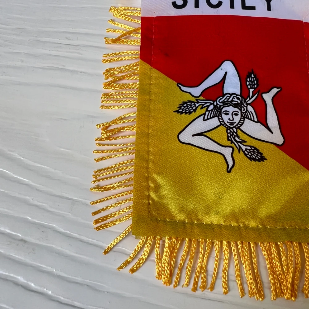 Banderín de Sicilia triskelion – Colgante poliéster para coche - imagen 5