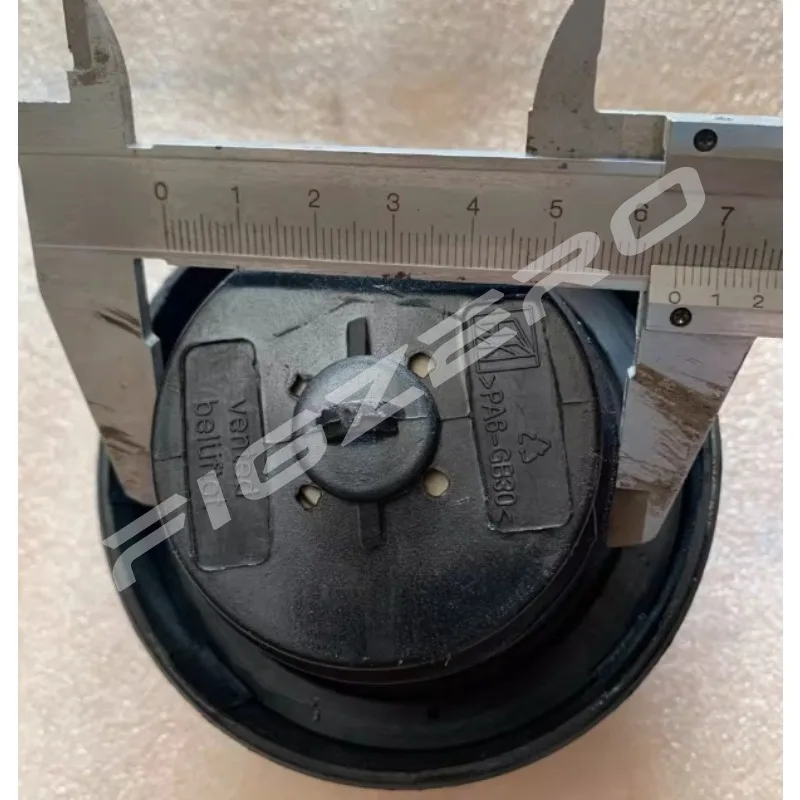 لجون ديري غطاء خزان الوقود قطع غيار الجرار CN III 3B554 504 454 484 904 1204 #2