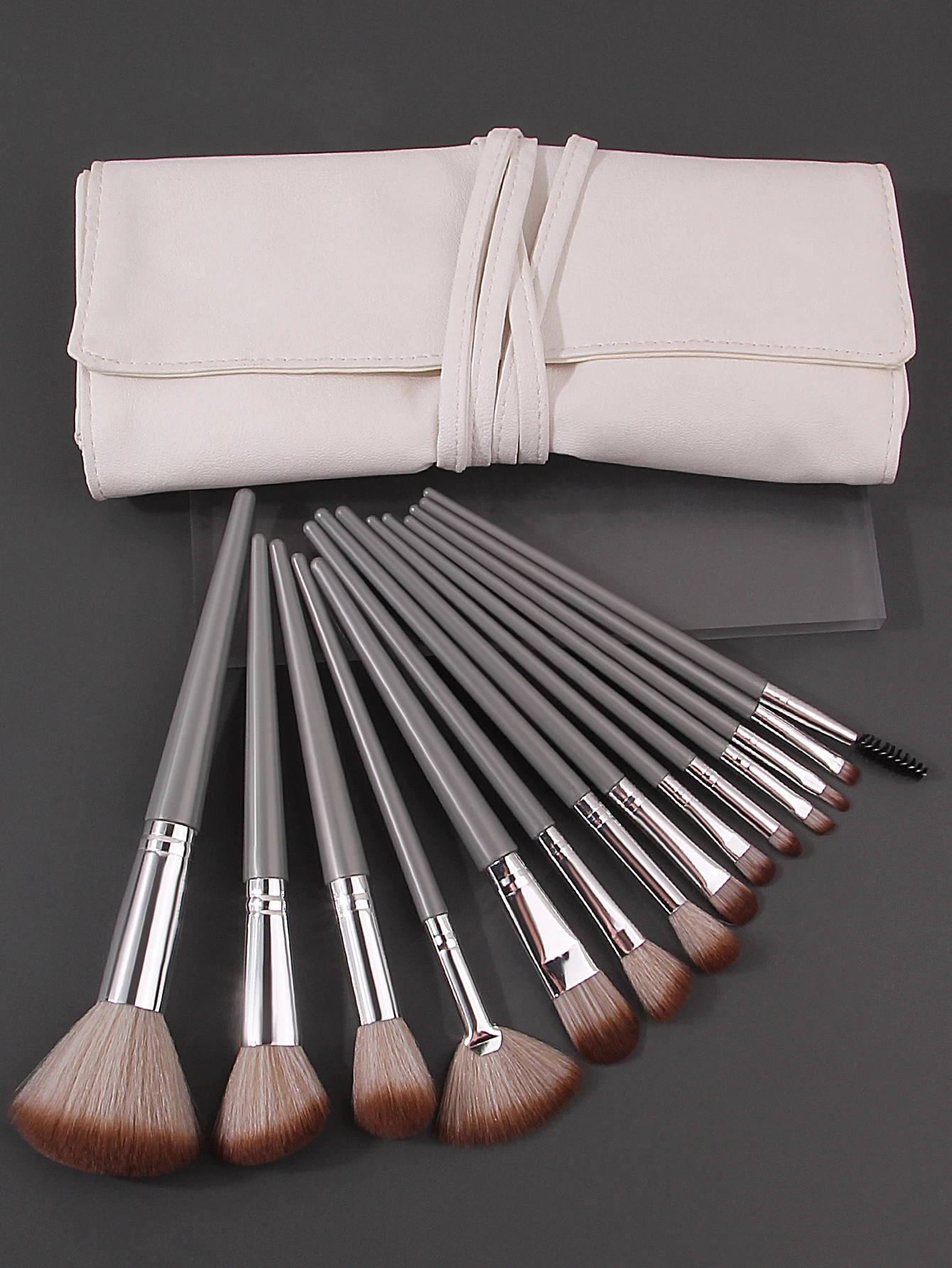 14-piece Premium Makeup Brush Set with Soft Bristles,Including Powder, Blush and Eyeshadow Brushes,with a Portable Storage Pouch