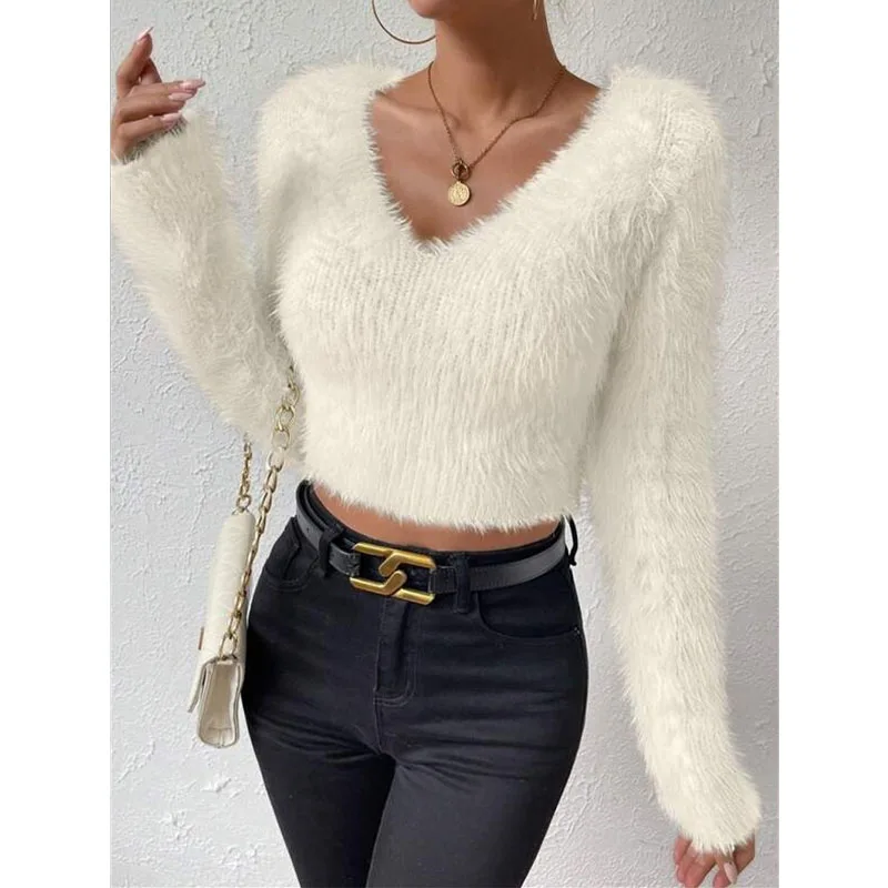 Autumn and winter 2024 new solid color V-neck slim fit and versatile plush short women\'s sweater