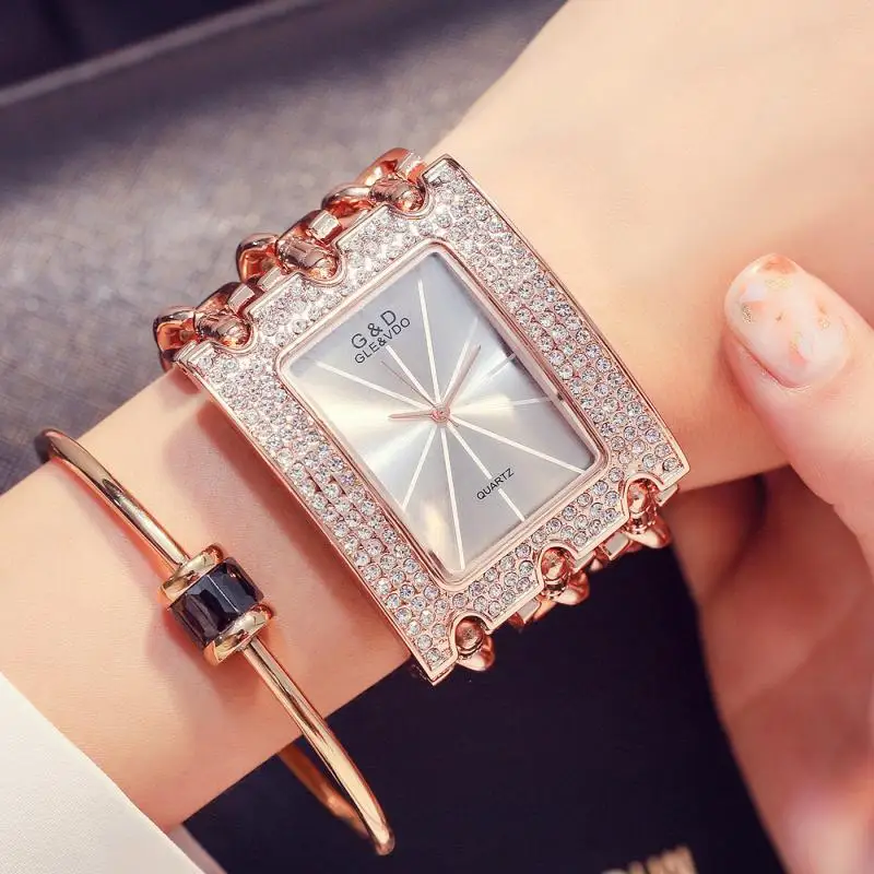 G & D, nuevo reloj de pulsera informal a la moda para mujer, reloj de pulsera de cuarzo con diamantes de imitación de acero inoxidable y tres cadenas para mujer 2025