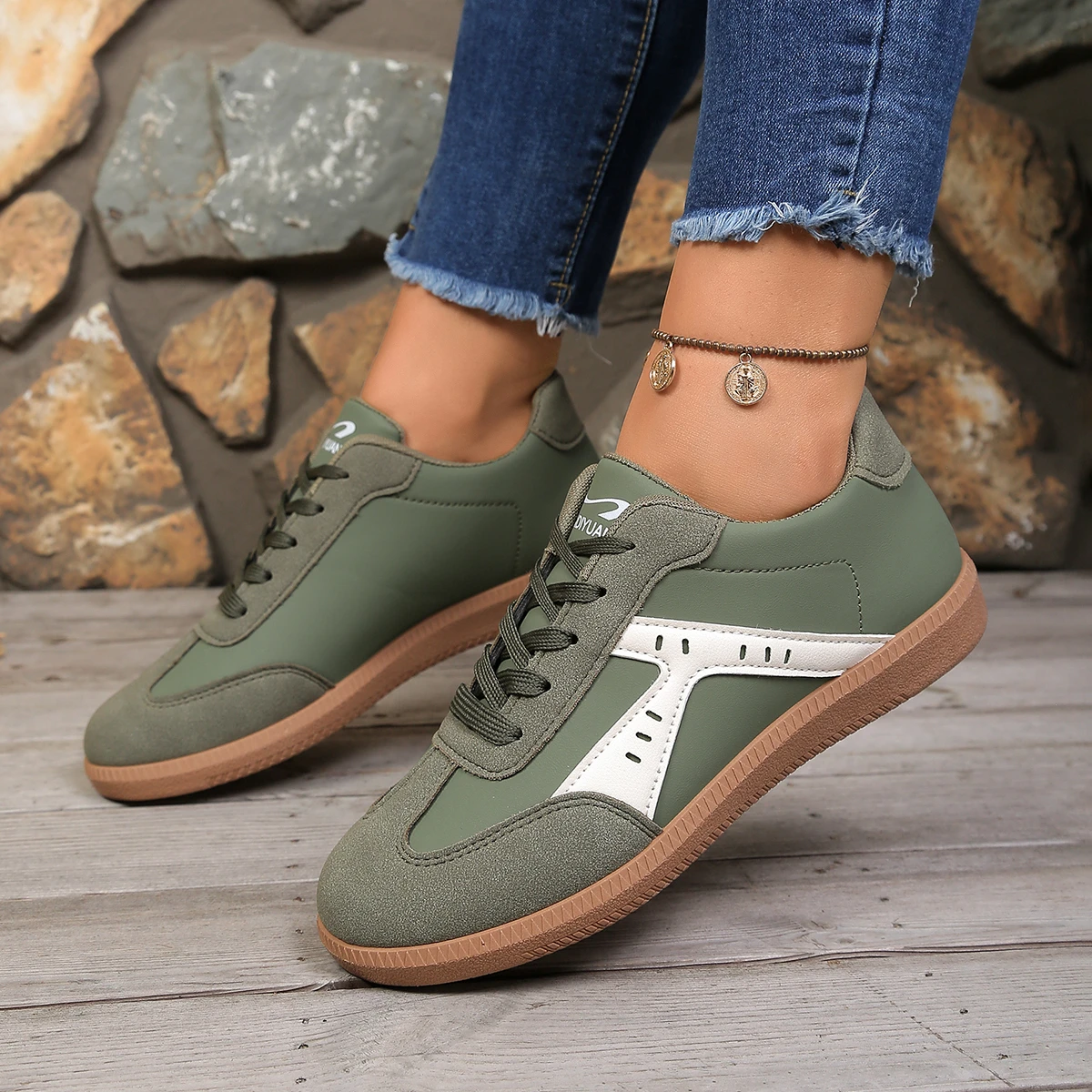 Women's Contrast Color Flat Sneakers Soft Sole Lace-Up Walking Shoes Lightweight Comfortable Low-Top Fashion Footwear