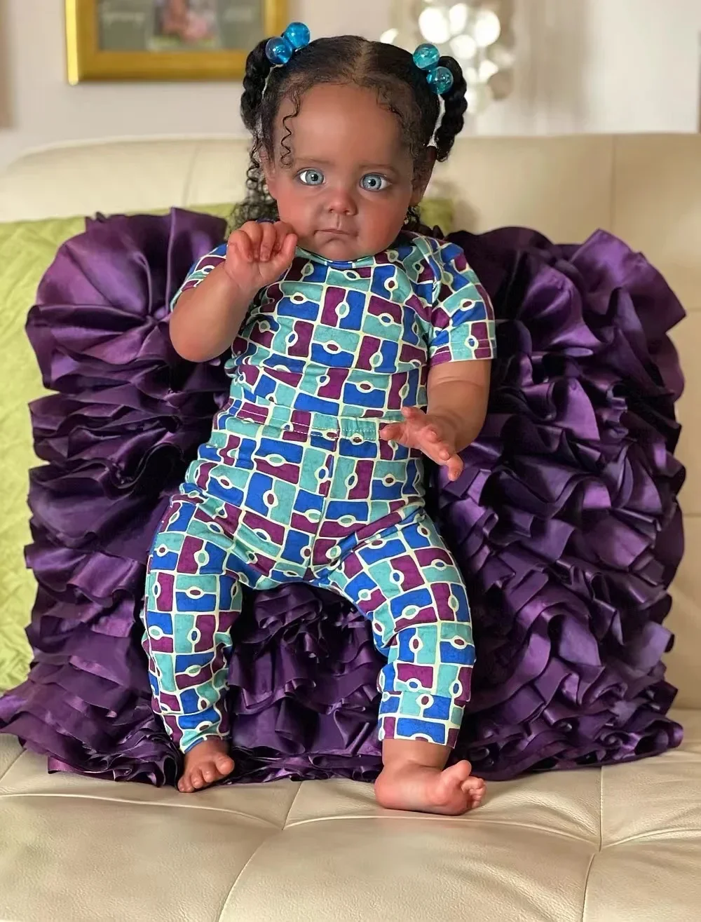 SINO-BB Fornitura limitata personalizzata 24''Reborn Baby Maggie Capelli radicati a mano Pelle scura Bambola già finita con abito diverso