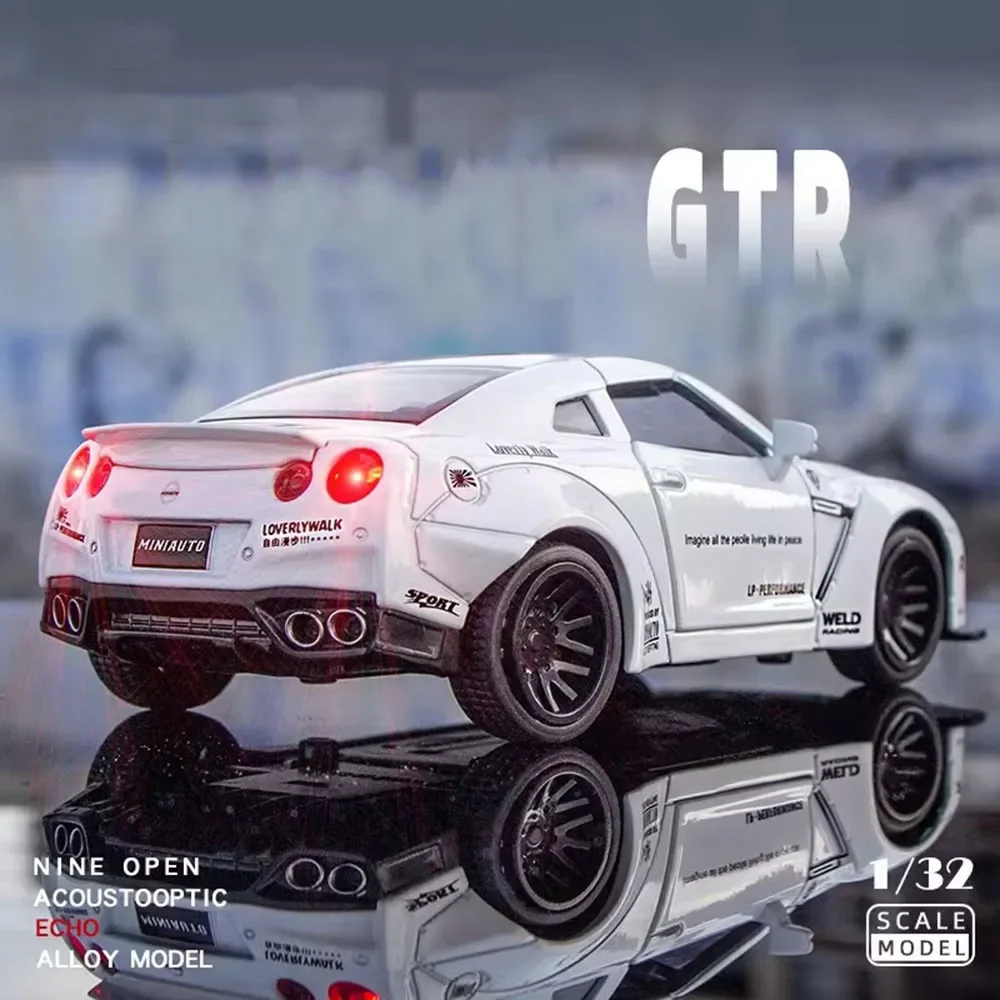 1:32 Nissan GTR Toys Alloy Diecast Models Cars with Light Sound Pull Back Racing 4 Doors Opened Miniature Car Boys Perfect Gifts