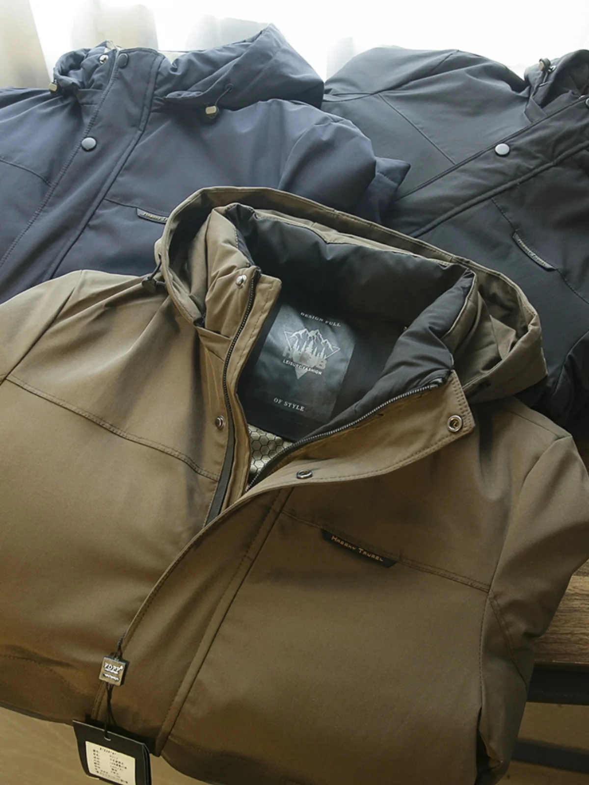 

Fashionable Urban Thickened Cotton Jacket Hooded Zipper Closure Outdoor Windproof Warm Casual Cotton Coat for Youth