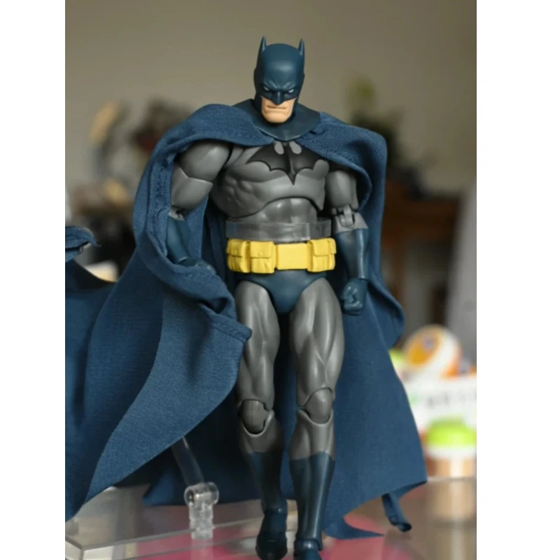 جديد في المخزون مافيكس 105 النسخة الهزلية هش باتمان الأزرق العدالة الدوري عمل الشكل للأطفال جمع لعبة هدية الكريسماس #1