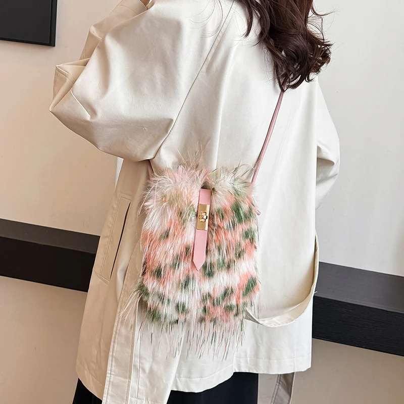 

Minimalist Unique Vintage Clutch Bag For Women Stylish Casual Fashionable With Large Capacity Leather