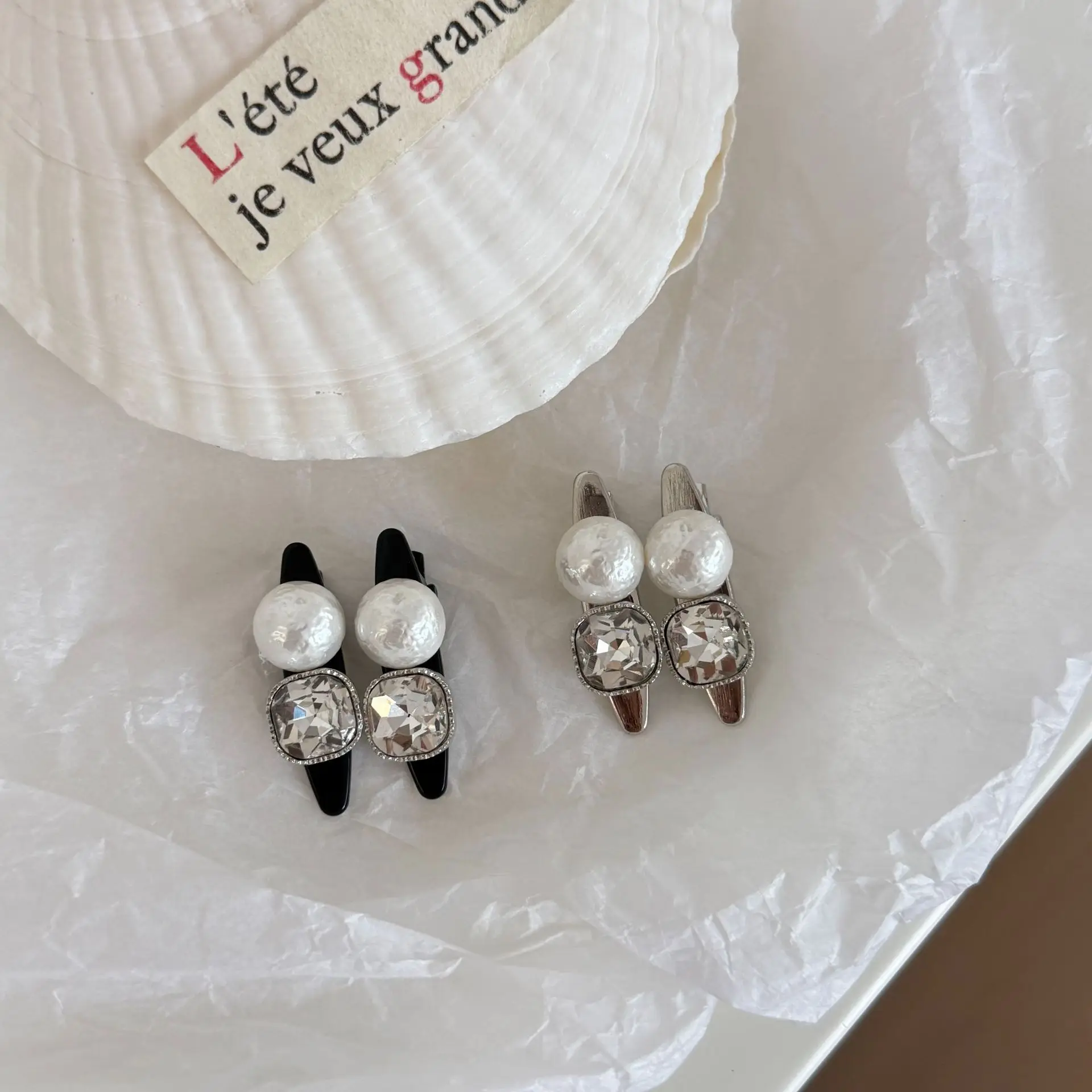 

Duck Bill Hair Clip Pearl Rhinestone French Light Luxury Side for Bangs Elegant Versatile Non Slip Daily Use Women