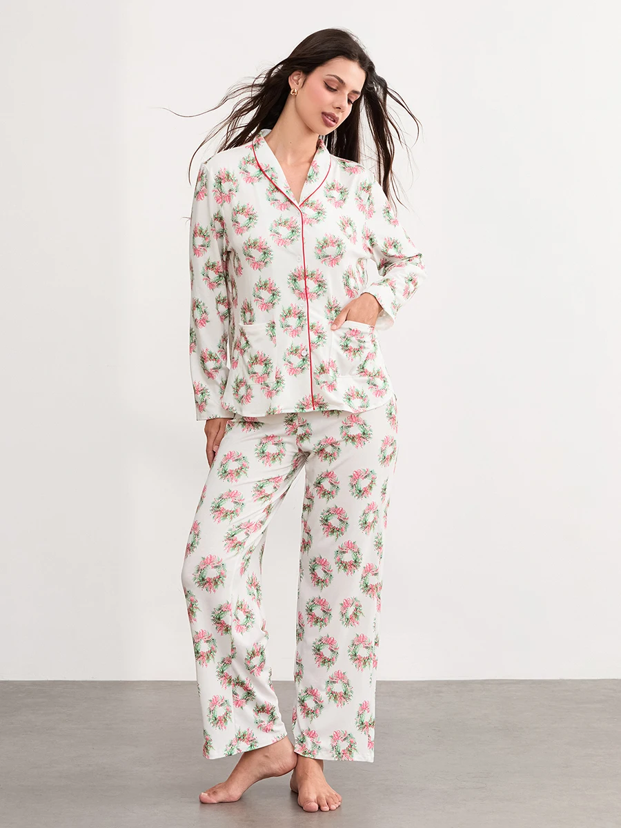 Women’s 2 Piece Lounge Christmas Wreath  Pajama Set Scalloped Trim Long Sleeve Button Up Shirt + Pants Set Casual Sleepwear