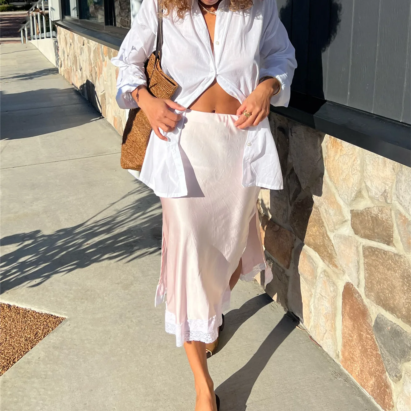 

Women Half Slip Long Skirts Y2K Lace Trim Satin Silk Midi Skirt A Line Flowy Silky Maxi Skirt for Under Dress Vintage Streetwear